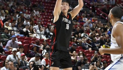 开云在线开户平台-场场都有证明！杨瀚森三分6中3创新高 3场合计11中4展现外线投射